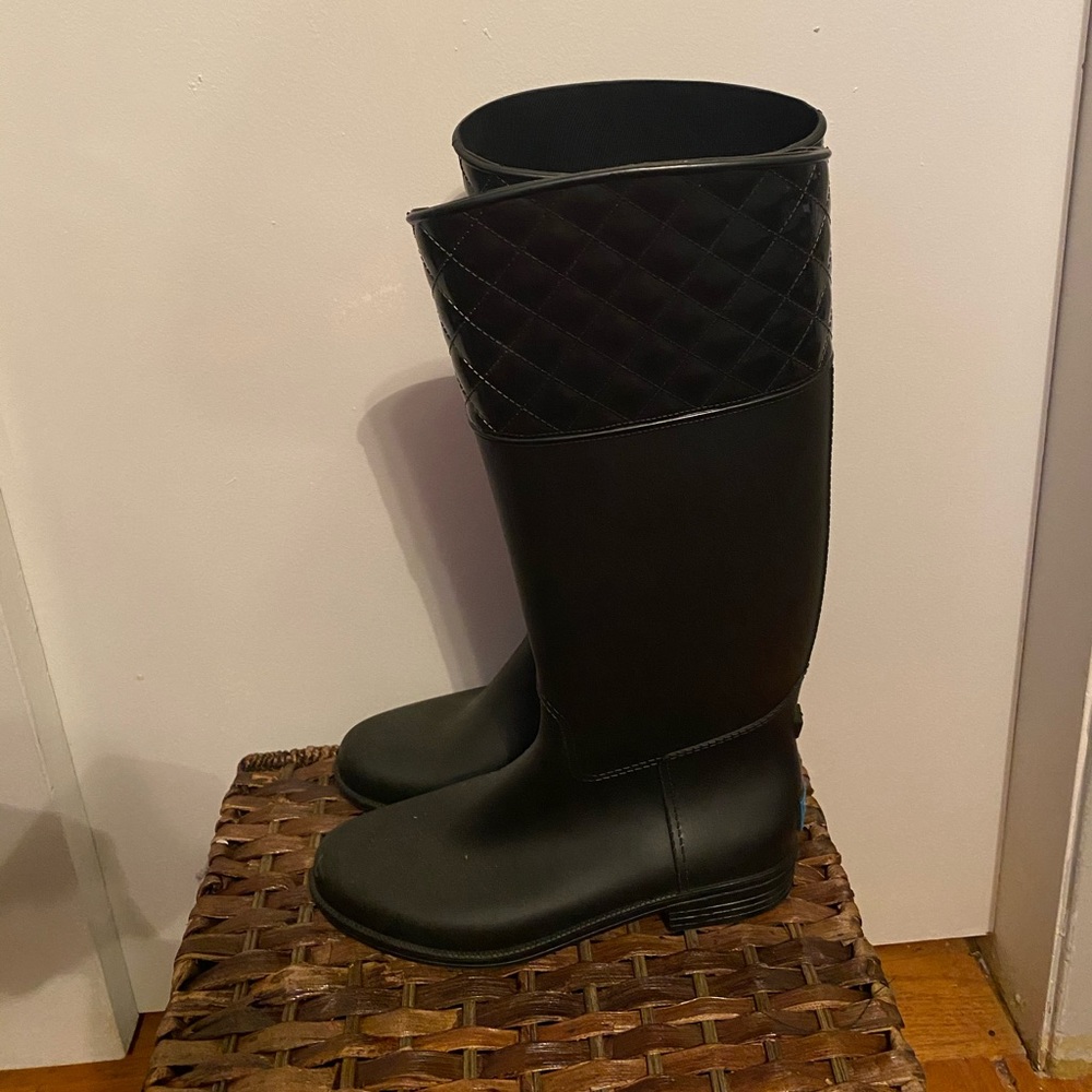 Black Rain boots- Used (10)